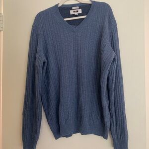 Cashmere knit sweater